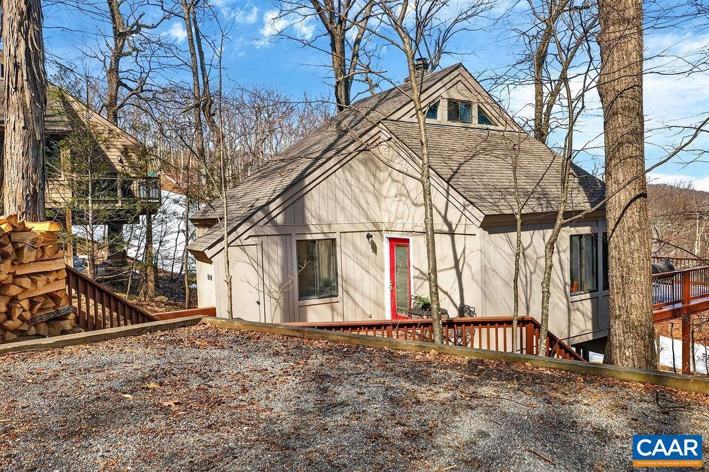 170 NORTH ROCK TREE LN, WINTERGREEN RESORT, Virginia 22967, 3 Bedrooms Bedrooms, ,2 BathroomsBathrooms,Residential,For sale,170 NORTH ROCK TREE LN,674032 MLS # 674032
