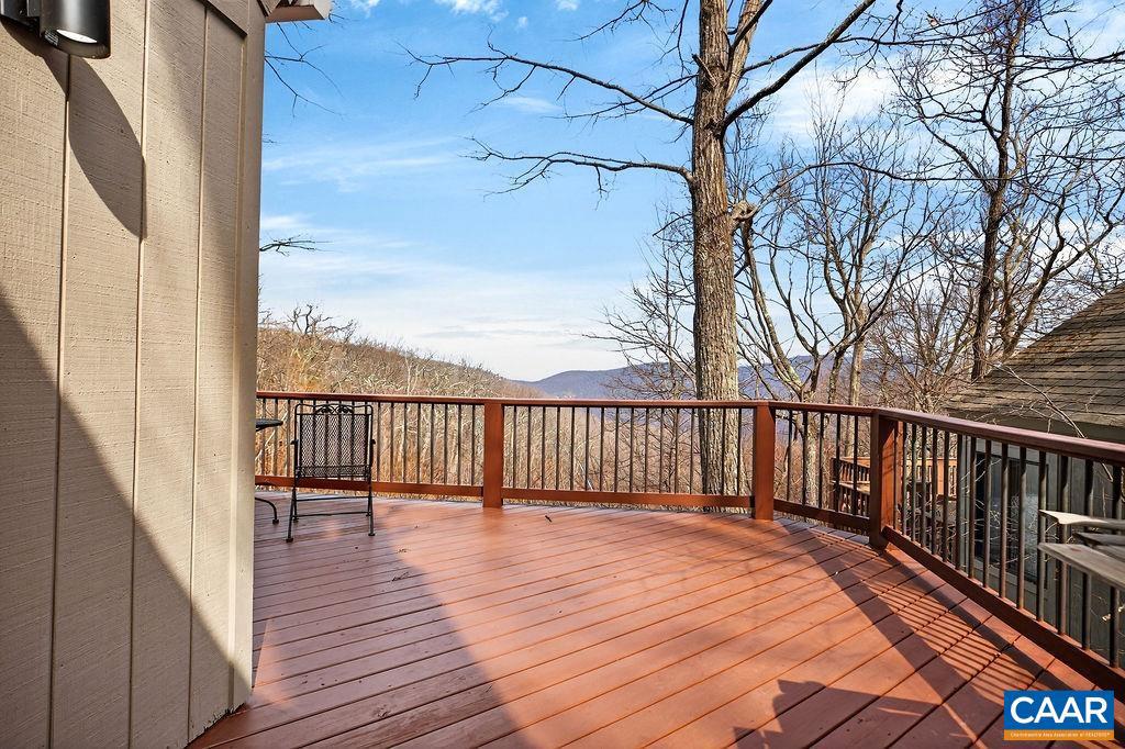 170 NORTH ROCK TREE LN, WINTERGREEN RESORT, Virginia 22967, 3 Bedrooms Bedrooms, ,2 BathroomsBathrooms,Residential,For sale,170 NORTH ROCK TREE LN,674032 MLS # 674032