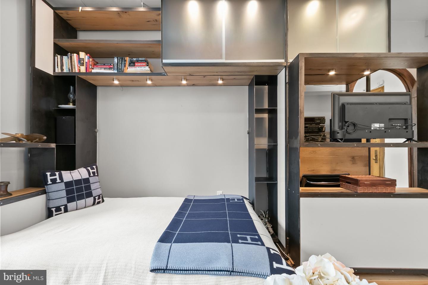 1725 17TH ST NW #207, WASHINGTON, District Of Columbia 20009, ,1 BathroomBathrooms,Residential,For sale,1725 17TH ST NW #207,DCDC2249210 MLS # DCDC2249210