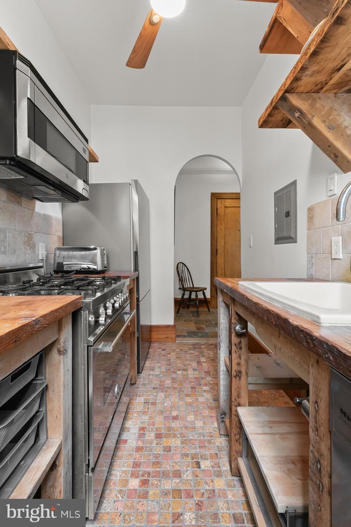 1725 17TH ST NW #207, WASHINGTON, District Of Columbia 20009, ,1 BathroomBathrooms,Residential,For sale,1725 17TH ST NW #207,DCDC2249210 MLS # DCDC2249210