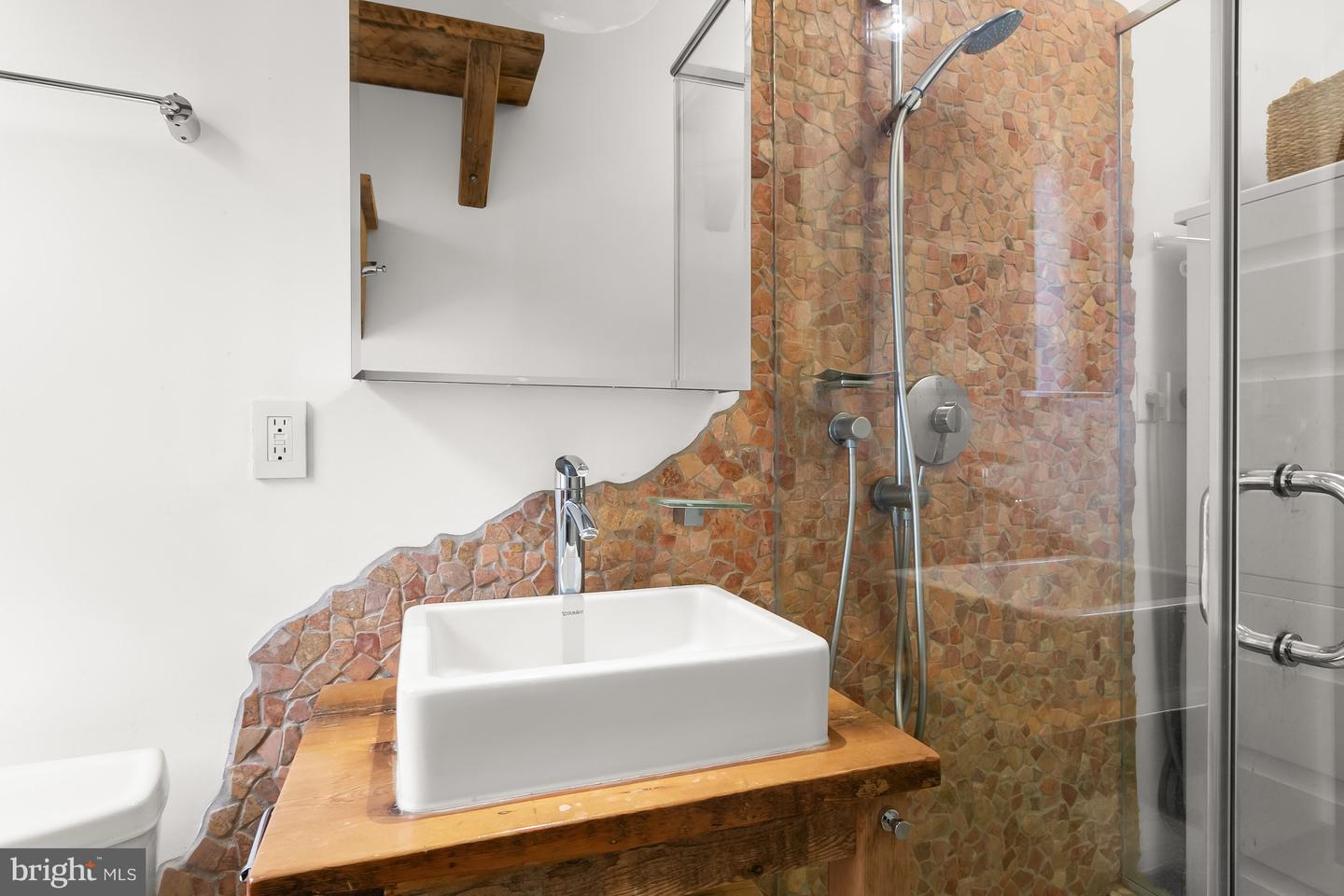 1725 17TH ST NW #207, WASHINGTON, District Of Columbia 20009, ,1 BathroomBathrooms,Residential,For sale,1725 17TH ST NW #207,DCDC2249210 MLS # DCDC2249210