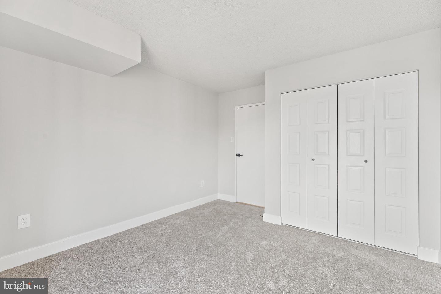 4500 S FOUR MILE RUN DR #1113, ARLINGTON, Virginia 22204, 2 Bedrooms Bedrooms, ,2 BathroomsBathrooms,Residential,For sale,4500 S FOUR MILE RUN DR #1113,VAAR2069744 MLS # VAAR2069744