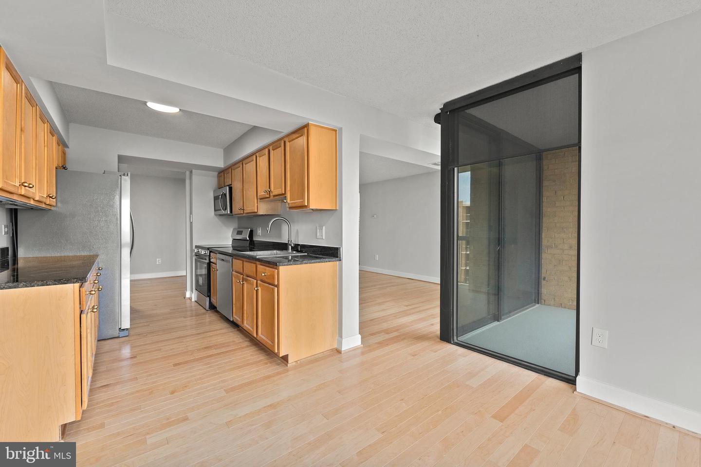 4500 S FOUR MILE RUN DR #1113, ARLINGTON, Virginia 22204, 2 Bedrooms Bedrooms, ,2 BathroomsBathrooms,Residential,For sale,4500 S FOUR MILE RUN DR #1113,VAAR2069744 MLS # VAAR2069744