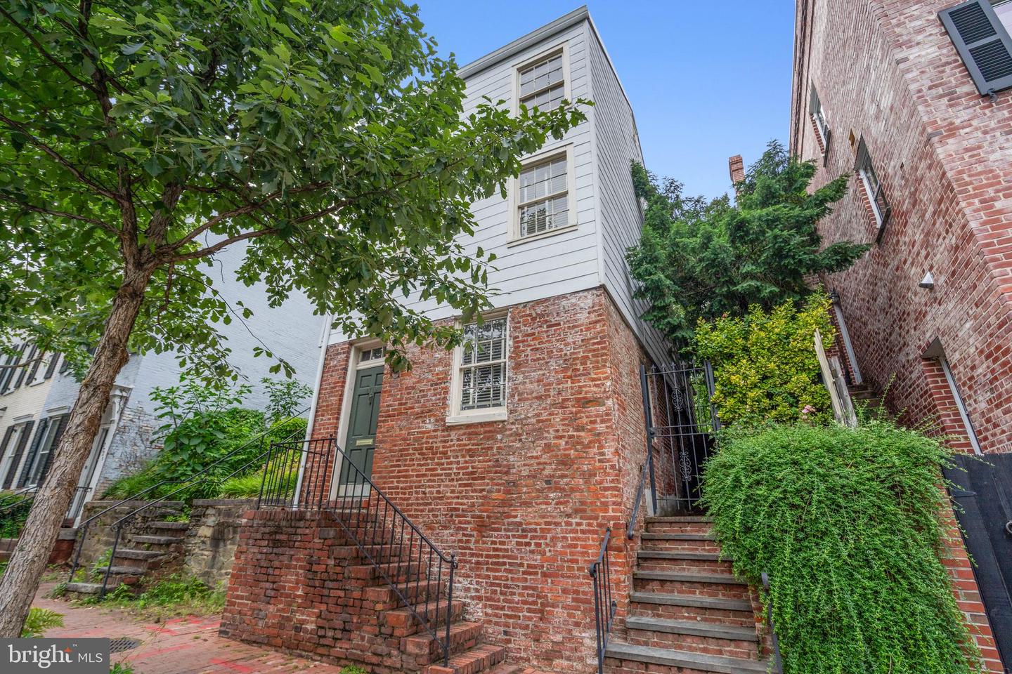 2719 DUMBARTON ST NW, WASHINGTON, District Of Columbia 20007, 3 Bedrooms Bedrooms, ,2 BathroomsBathrooms,Residential,For sale,2719 DUMBARTON ST NW,DCDC2249116 MLS # DCDC2249116