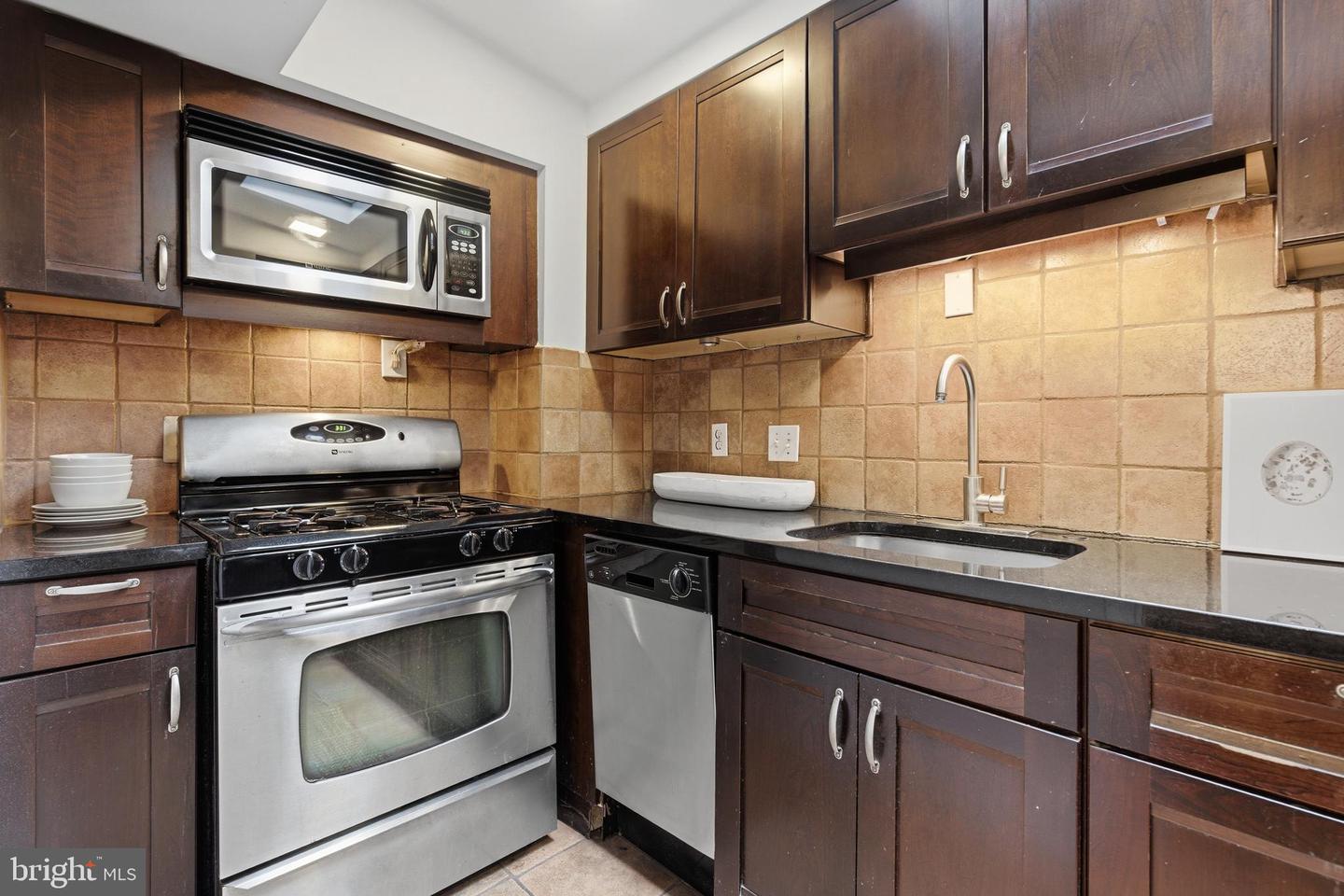 2719 DUMBARTON ST NW, WASHINGTON, District Of Columbia 20007, 3 Bedrooms Bedrooms, ,2 BathroomsBathrooms,Residential,For sale,2719 DUMBARTON ST NW,DCDC2249116 MLS # DCDC2249116