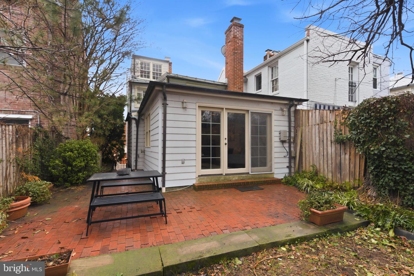 2719 DUMBARTON ST NW, WASHINGTON, District Of Columbia 20007, 3 Bedrooms Bedrooms, ,2 BathroomsBathrooms,Residential,For sale,2719 DUMBARTON ST NW,DCDC2249116 MLS # DCDC2249116