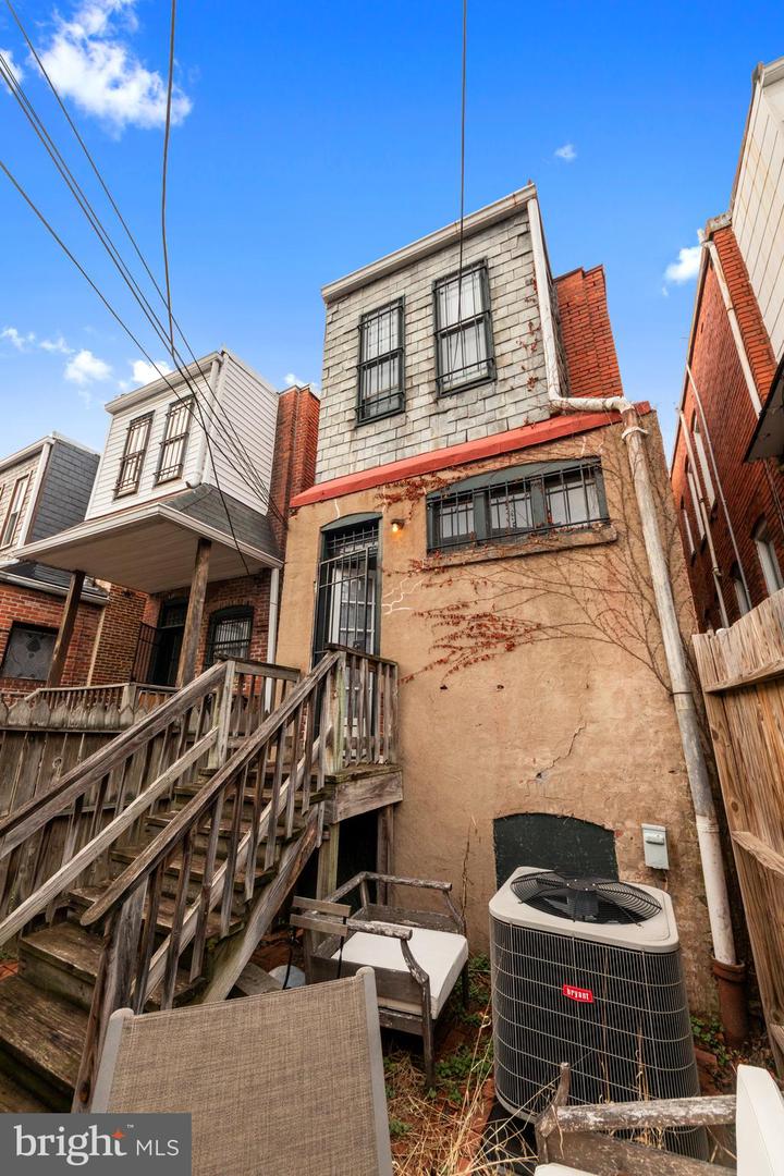 1013 INDEPENDENCE AVE SE, WASHINGTON, District Of Columbia 20003, 3 Bedrooms Bedrooms, ,2 BathroomsBathrooms,Residential,For sale,1013 INDEPENDENCE AVE SE,DCDC2249348 MLS # DCDC2249348