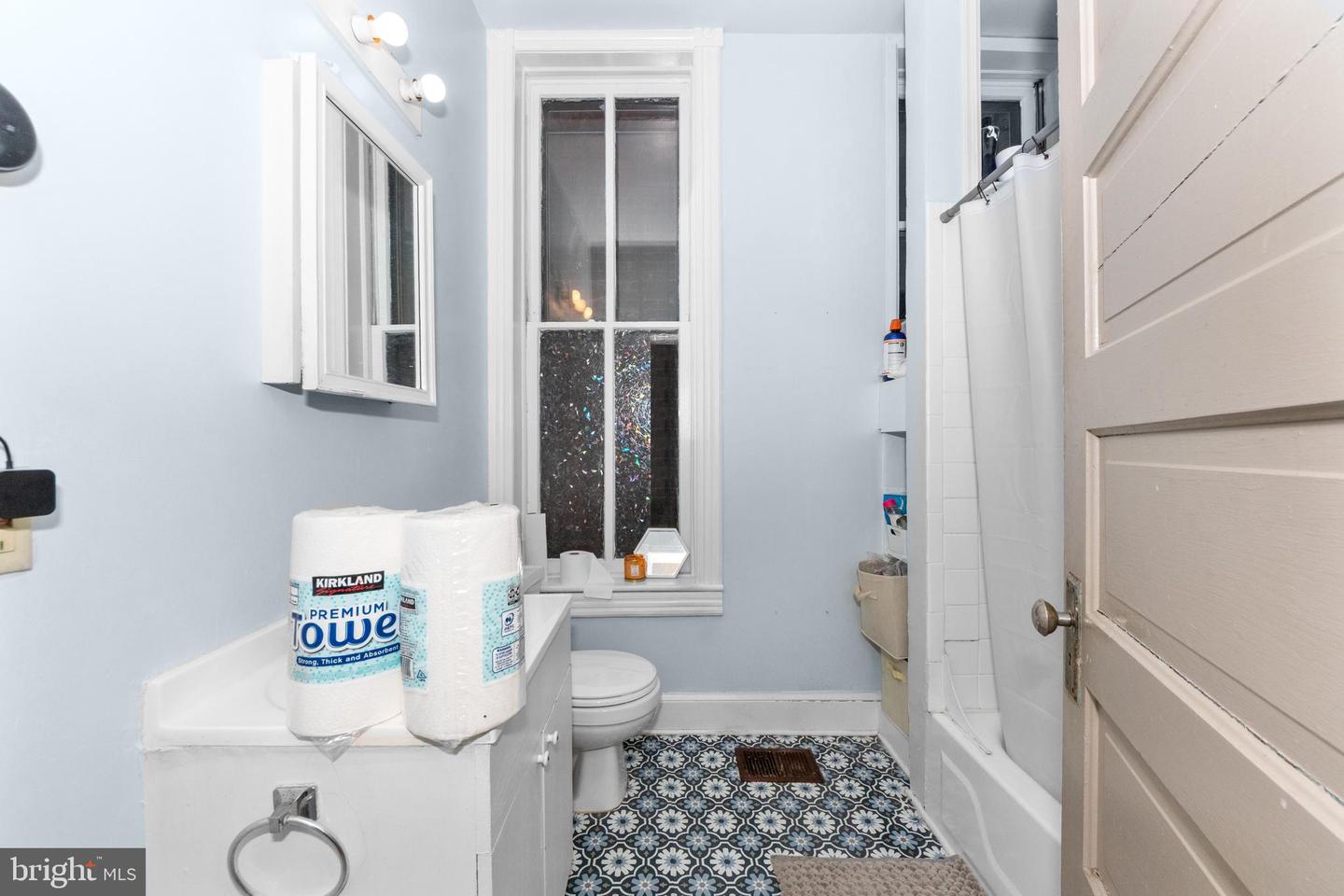 1013 INDEPENDENCE AVE SE, WASHINGTON, District Of Columbia 20003, 3 Bedrooms Bedrooms, ,2 BathroomsBathrooms,Residential,For sale,1013 INDEPENDENCE AVE SE,DCDC2249348 MLS # DCDC2249348