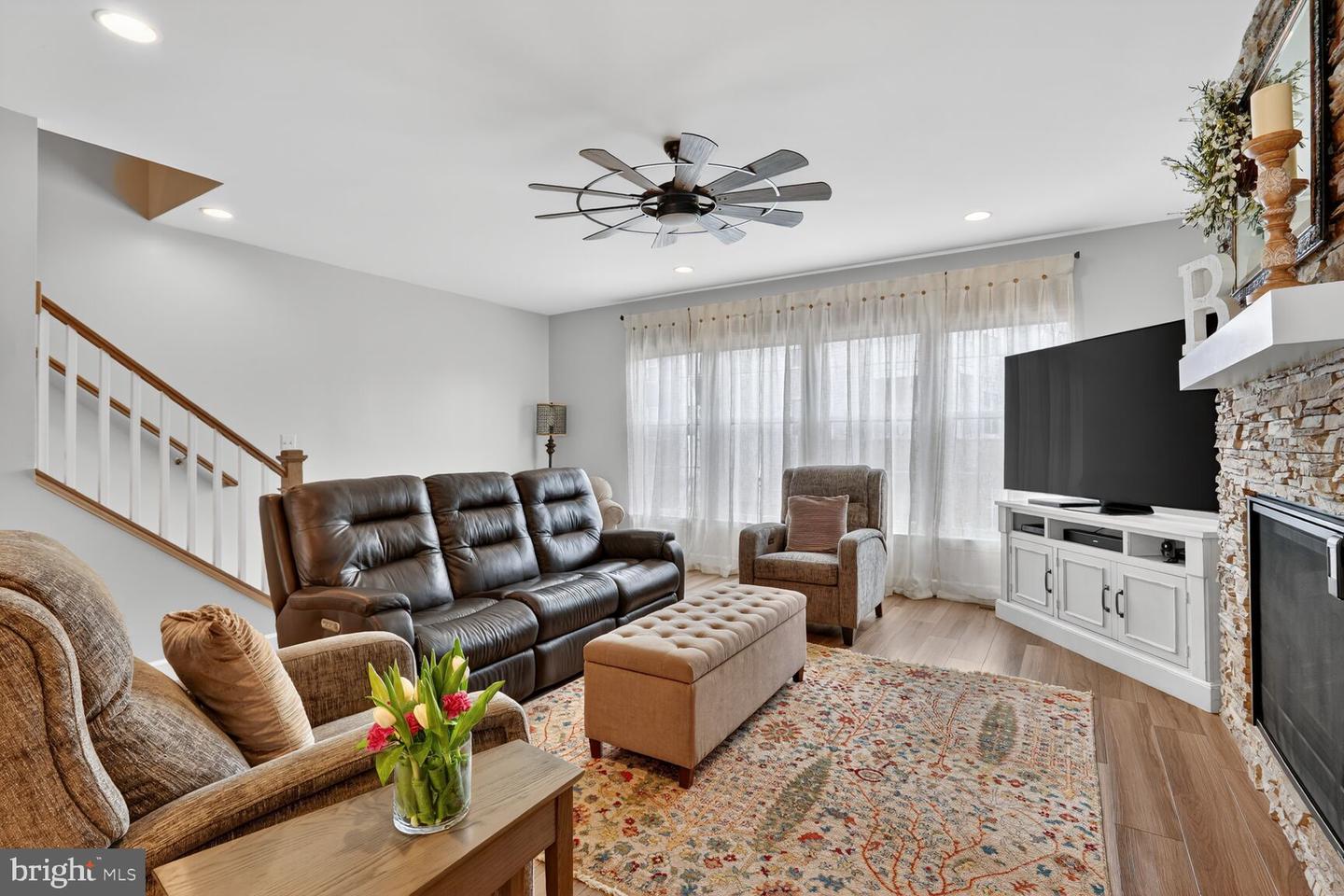 13890 CLEAR LAKE CIR, WOODBRIDGE, Virginia 22191, 3 Bedrooms Bedrooms, ,2 BathroomsBathrooms,Residential,For sale,13890 CLEAR LAKE CIR,VAPW2113954 MLS # VAPW2113954