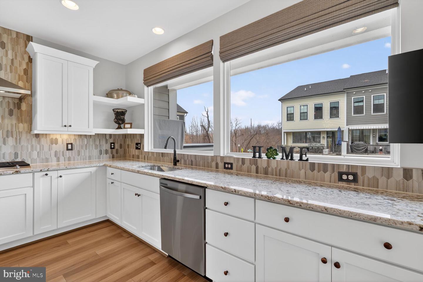 13890 CLEAR LAKE CIR, WOODBRIDGE, Virginia 22191, 3 Bedrooms Bedrooms, ,2 BathroomsBathrooms,Residential,For sale,13890 CLEAR LAKE CIR,VAPW2113954 MLS # VAPW2113954