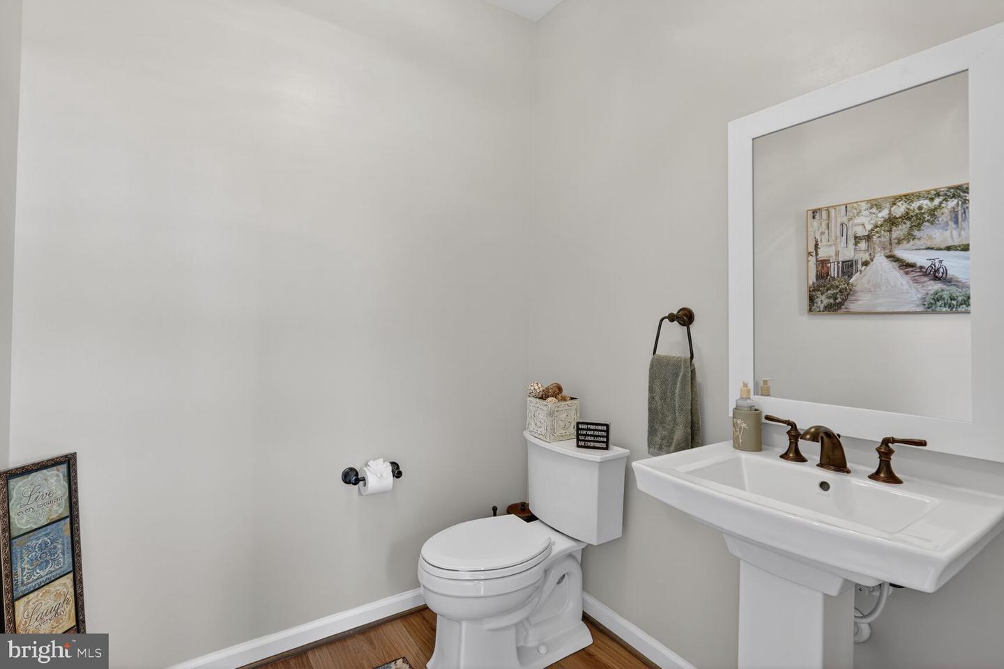 13890 CLEAR LAKE CIR, WOODBRIDGE, Virginia 22191, 3 Bedrooms Bedrooms, ,2 BathroomsBathrooms,Residential,For sale,13890 CLEAR LAKE CIR,VAPW2113954 MLS # VAPW2113954