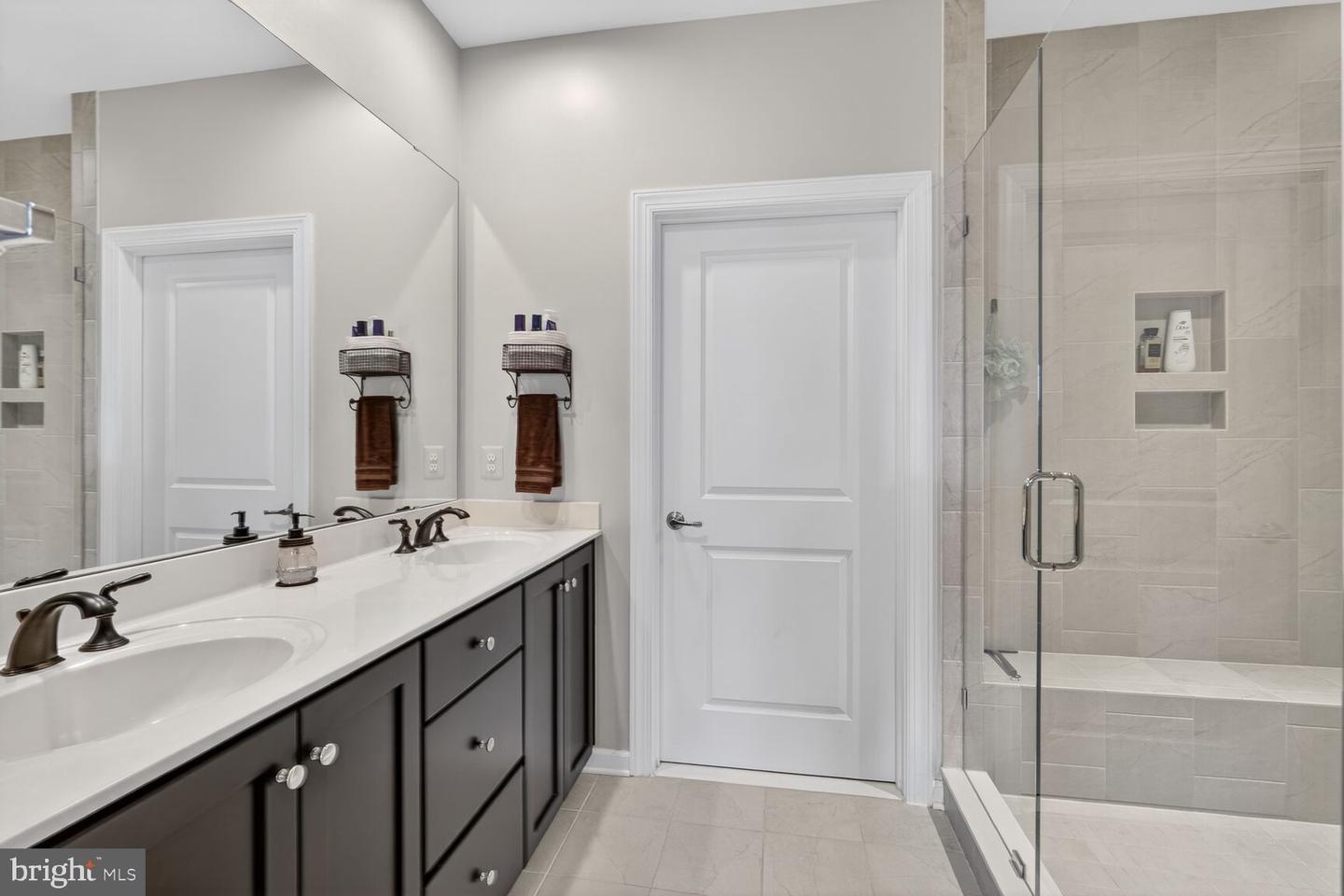 13890 CLEAR LAKE CIR, WOODBRIDGE, Virginia 22191, 3 Bedrooms Bedrooms, ,2 BathroomsBathrooms,Residential,For sale,13890 CLEAR LAKE CIR,VAPW2113954 MLS # VAPW2113954