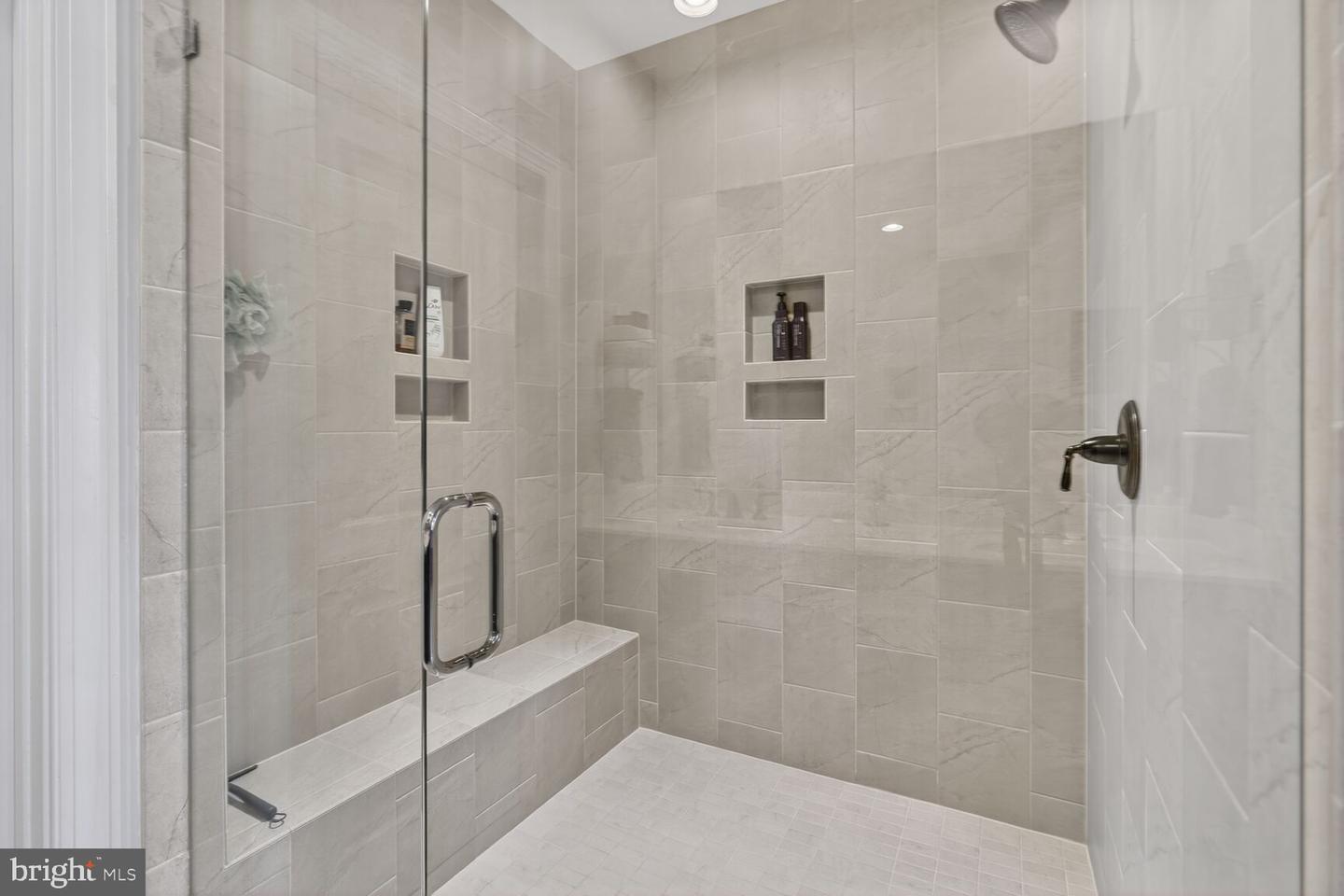 13890 CLEAR LAKE CIR, WOODBRIDGE, Virginia 22191, 3 Bedrooms Bedrooms, ,2 BathroomsBathrooms,Residential,For sale,13890 CLEAR LAKE CIR,VAPW2113954 MLS # VAPW2113954