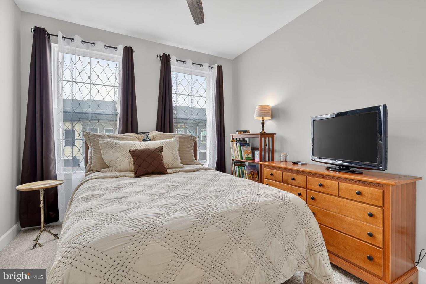 13890 CLEAR LAKE CIR, WOODBRIDGE, Virginia 22191, 3 Bedrooms Bedrooms, ,2 BathroomsBathrooms,Residential,For sale,13890 CLEAR LAKE CIR,VAPW2113954 MLS # VAPW2113954