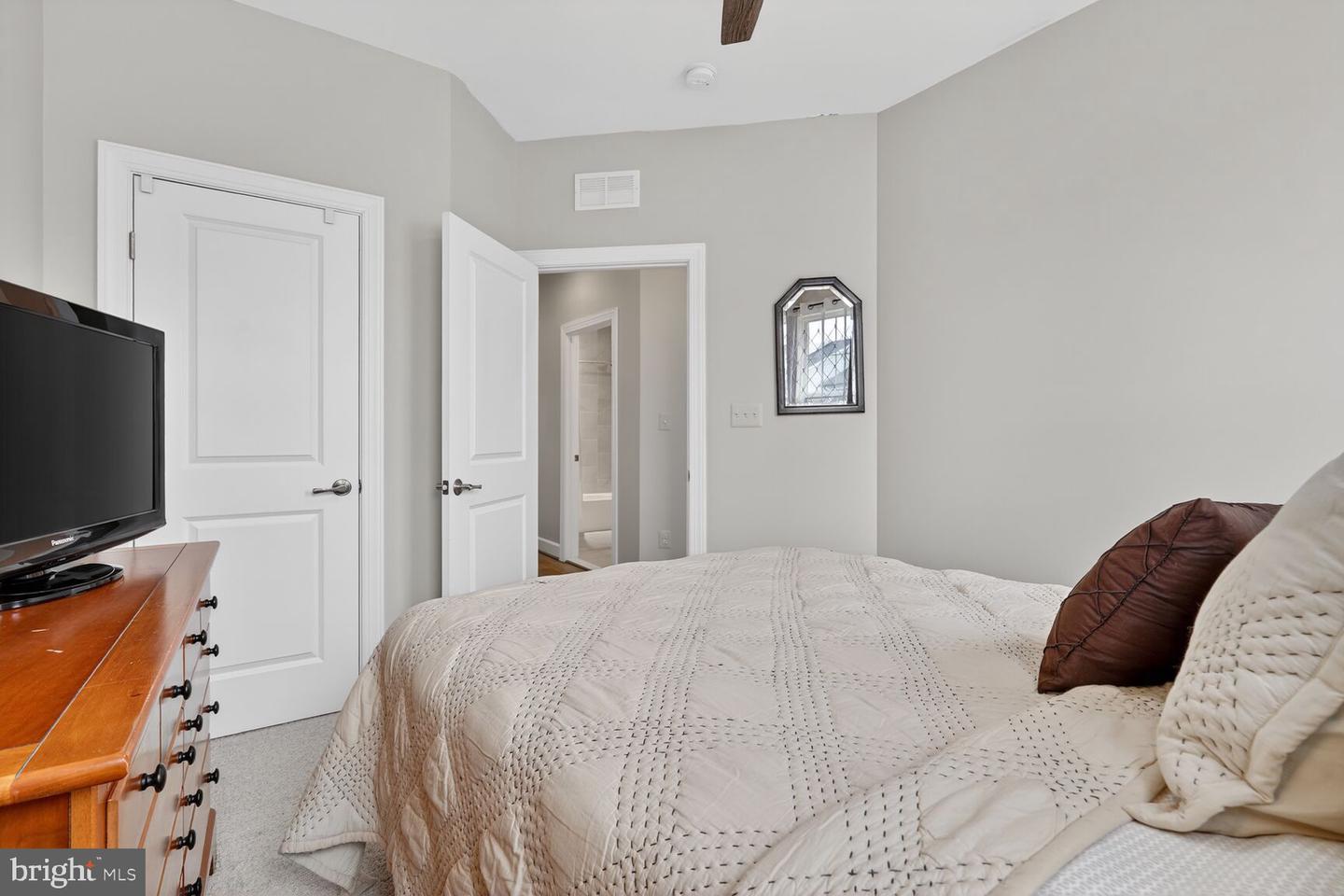 13890 CLEAR LAKE CIR, WOODBRIDGE, Virginia 22191, 3 Bedrooms Bedrooms, ,2 BathroomsBathrooms,Residential,For sale,13890 CLEAR LAKE CIR,VAPW2113954 MLS # VAPW2113954