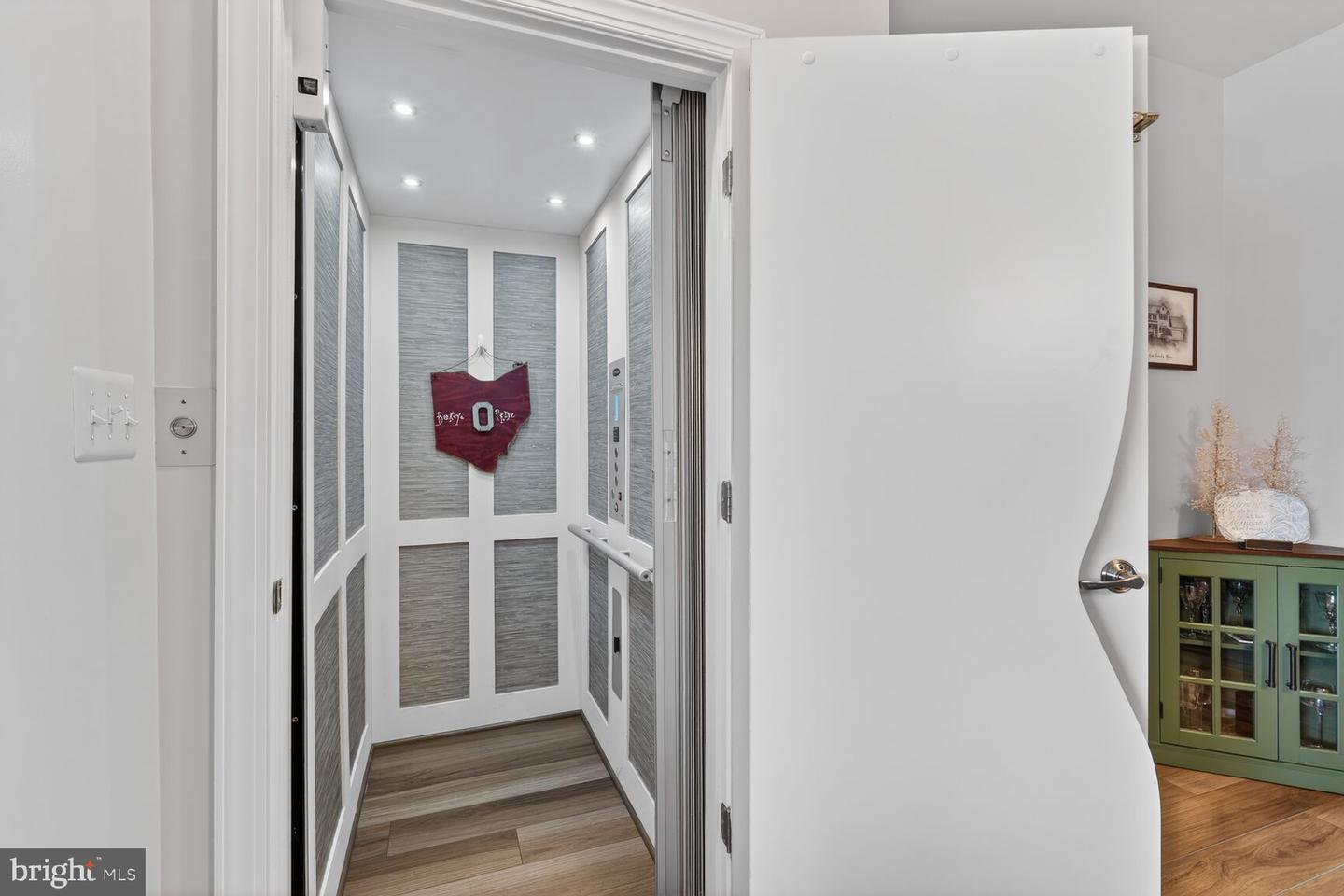 13890 CLEAR LAKE CIR, WOODBRIDGE, Virginia 22191, 3 Bedrooms Bedrooms, ,2 BathroomsBathrooms,Residential,For sale,13890 CLEAR LAKE CIR,VAPW2113954 MLS # VAPW2113954