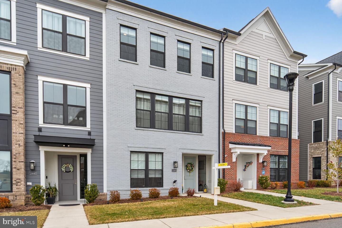 13890 CLEAR LAKE CIR, WOODBRIDGE, Virginia 22191, 3 Bedrooms Bedrooms, ,2 BathroomsBathrooms,Residential,For sale,13890 CLEAR LAKE CIR,VAPW2113954 MLS # VAPW2113954