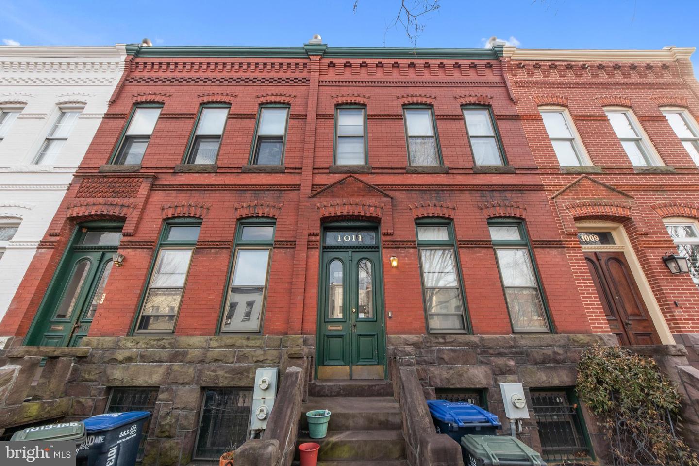 1011 INDEPENDENCE AVE SE, WASHINGTON, District Of Columbia 20003, 3 Bedrooms Bedrooms, ,3 BathroomsBathrooms,Residential,For sale,1011 INDEPENDENCE AVE SE,DCDC2249350 MLS # DCDC2249350