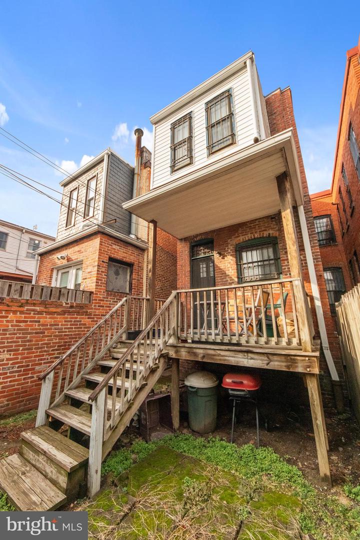 1011 INDEPENDENCE AVE SE, WASHINGTON, District Of Columbia 20003, 3 Bedrooms Bedrooms, ,3 BathroomsBathrooms,Residential,For sale,1011 INDEPENDENCE AVE SE,DCDC2249350 MLS # DCDC2249350