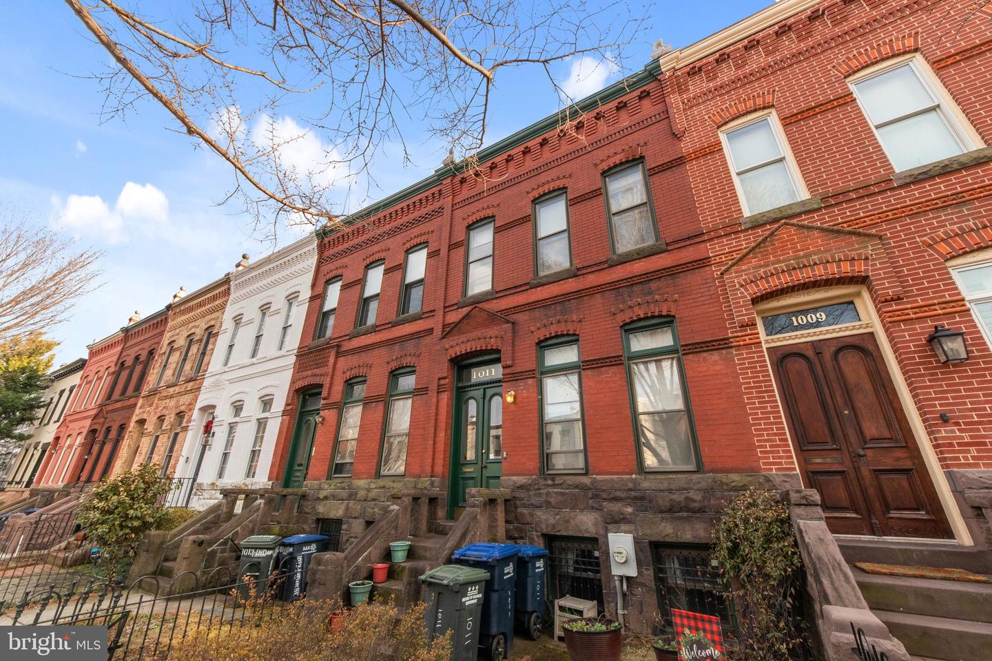 1011 INDEPENDENCE AVE SE, WASHINGTON, District Of Columbia 20003, 3 Bedrooms Bedrooms, ,3 BathroomsBathrooms,Residential,For sale,1011 INDEPENDENCE AVE SE,DCDC2249350 MLS # DCDC2249350