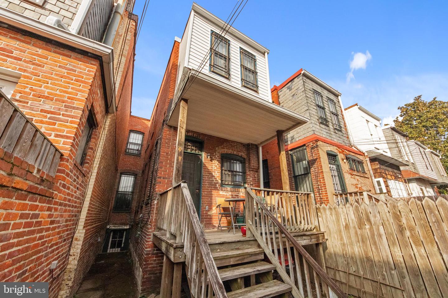 1011 INDEPENDENCE AVE SE, WASHINGTON, District Of Columbia 20003, 3 Bedrooms Bedrooms, ,3 BathroomsBathrooms,Residential,For sale,1011 INDEPENDENCE AVE SE,DCDC2249350 MLS # DCDC2249350