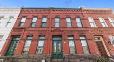 1011 INDEPENDENCE AVE SE, WASHINGTON, District Of Columbia 20003, 3 Bedrooms Bedrooms, ,3 BathroomsBathrooms,Residential,For sale,1011 INDEPENDENCE AVE SE,DCDC2249350 MLS # DCDC2249350