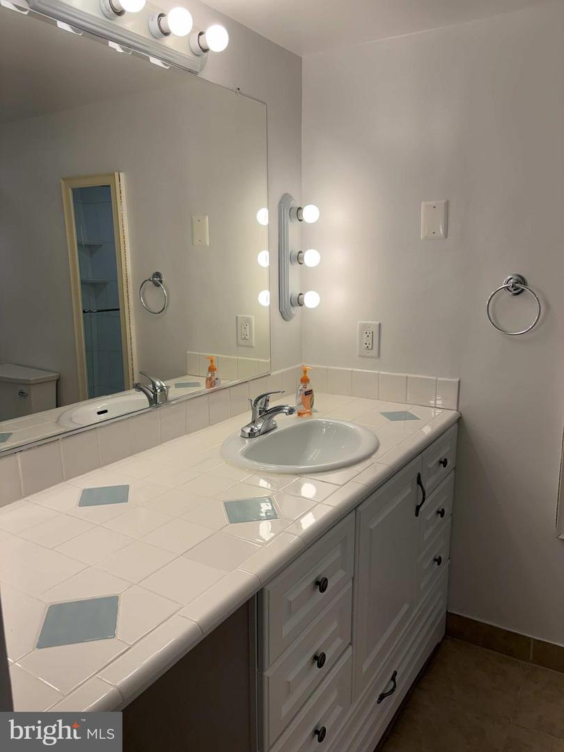 3800 POWELL LN #302, FALLS CHURCH, Virginia 22041, 2 Bedrooms Bedrooms, ,2 BathroomsBathrooms,Residential,For sale,3800 POWELL LN #302,VAFX2294576 MLS # VAFX2294576