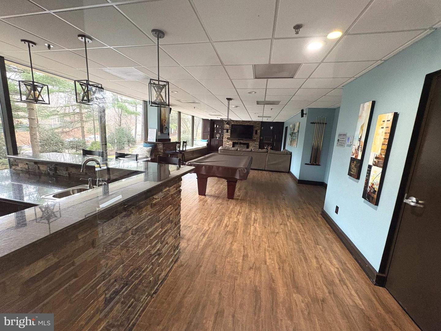 3800 POWELL LN #302, FALLS CHURCH, Virginia 22041, 2 Bedrooms Bedrooms, ,2 BathroomsBathrooms,Residential,For sale,3800 POWELL LN #302,VAFX2294576 MLS # VAFX2294576