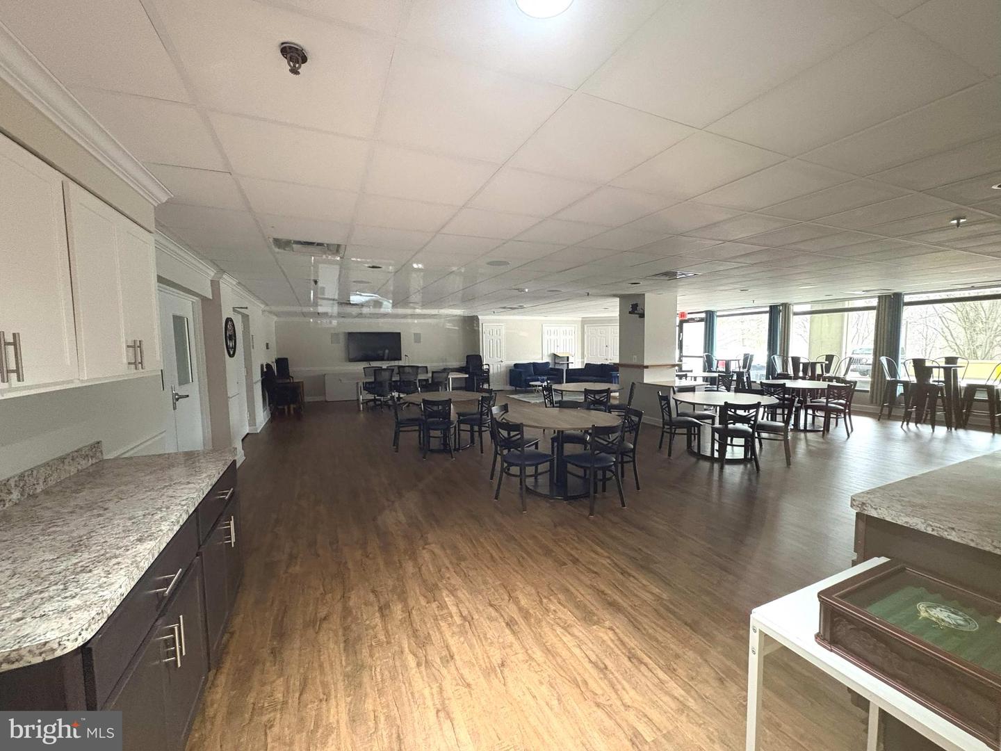 3800 POWELL LN #302, FALLS CHURCH, Virginia 22041, 2 Bedrooms Bedrooms, ,2 BathroomsBathrooms,Residential,For sale,3800 POWELL LN #302,VAFX2294576 MLS # VAFX2294576