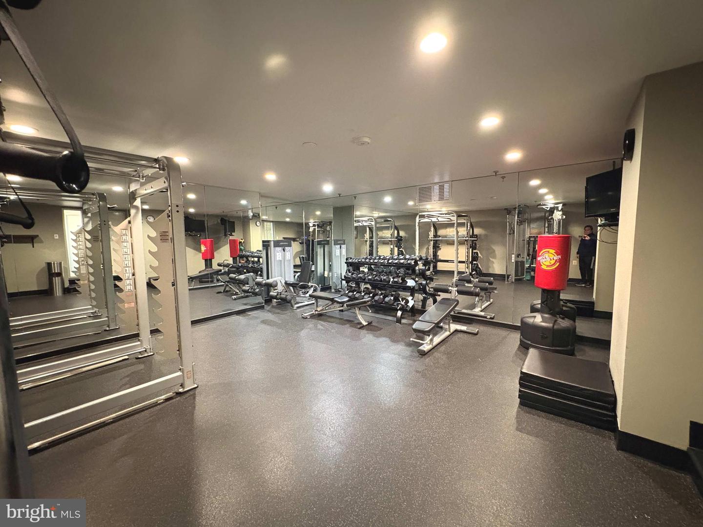 3800 POWELL LN #302, FALLS CHURCH, Virginia 22041, 2 Bedrooms Bedrooms, ,2 BathroomsBathrooms,Residential,For sale,3800 POWELL LN #302,VAFX2294576 MLS # VAFX2294576