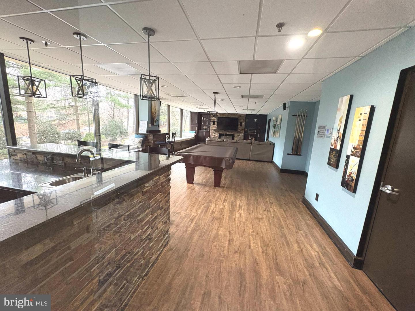 3800 POWELL LN #302, FALLS CHURCH, Virginia 22041, 2 Bedrooms Bedrooms, ,2 BathroomsBathrooms,Residential,For sale,3800 POWELL LN #302,VAFX2294576 MLS # VAFX2294576