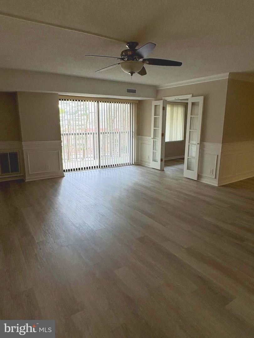 3800 POWELL LN #302, FALLS CHURCH, Virginia 22041, 2 Bedrooms Bedrooms, ,2 BathroomsBathrooms,Residential,For sale,3800 POWELL LN #302,VAFX2294576 MLS # VAFX2294576