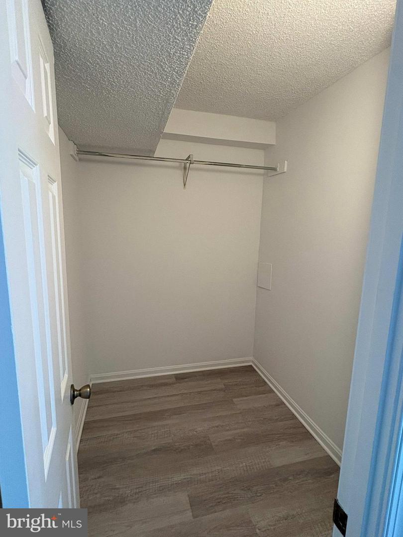 3800 POWELL LN #302, FALLS CHURCH, Virginia 22041, 2 Bedrooms Bedrooms, ,2 BathroomsBathrooms,Residential,For sale,3800 POWELL LN #302,VAFX2294576 MLS # VAFX2294576