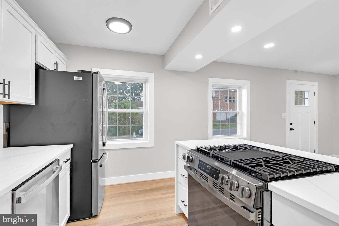 5105 11TH ST S, ARLINGTON, Virginia 22204, 2 Bedrooms Bedrooms, ,2 BathroomsBathrooms,Residential,For sale,5105 11TH ST S,VAAR2069754 MLS # VAAR2069754