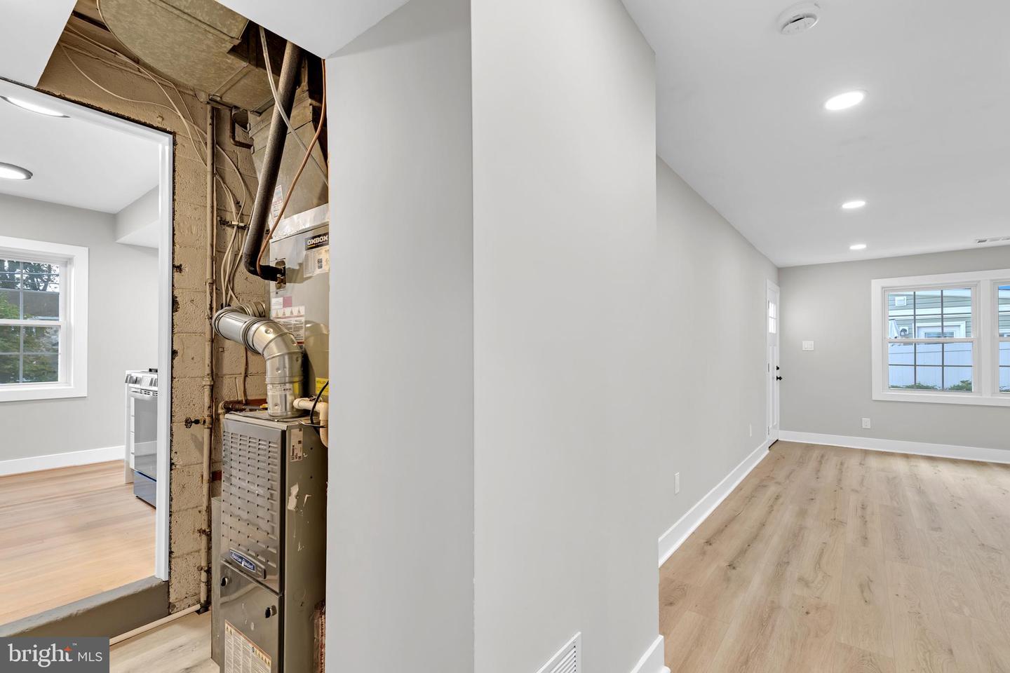 5105 11TH ST S, ARLINGTON, Virginia 22204, 2 Bedrooms Bedrooms, ,2 BathroomsBathrooms,Residential,For sale,5105 11TH ST S,VAAR2069754 MLS # VAAR2069754