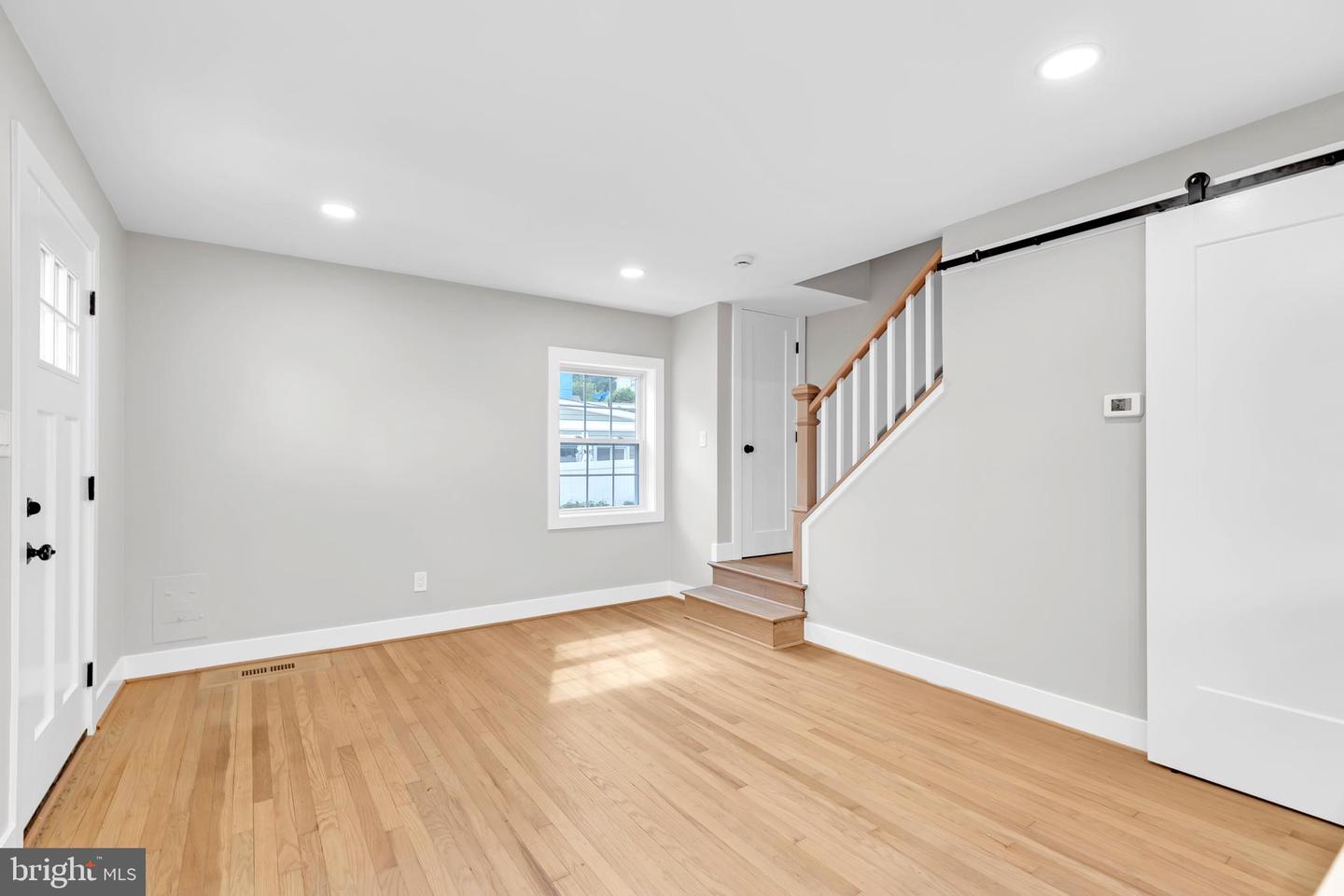 5105 11TH ST S, ARLINGTON, Virginia 22204, 2 Bedrooms Bedrooms, ,2 BathroomsBathrooms,Residential,For sale,5105 11TH ST S,VAAR2069754 MLS # VAAR2069754
