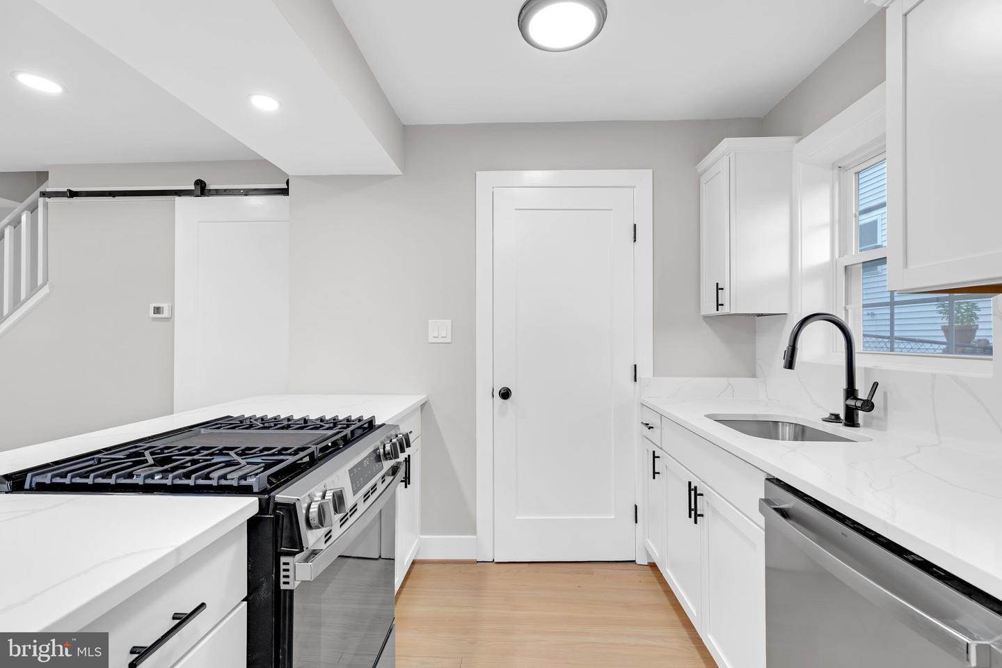 5105 11TH ST S, ARLINGTON, Virginia 22204, 2 Bedrooms Bedrooms, ,2 BathroomsBathrooms,Residential,For sale,5105 11TH ST S,VAAR2069754 MLS # VAAR2069754