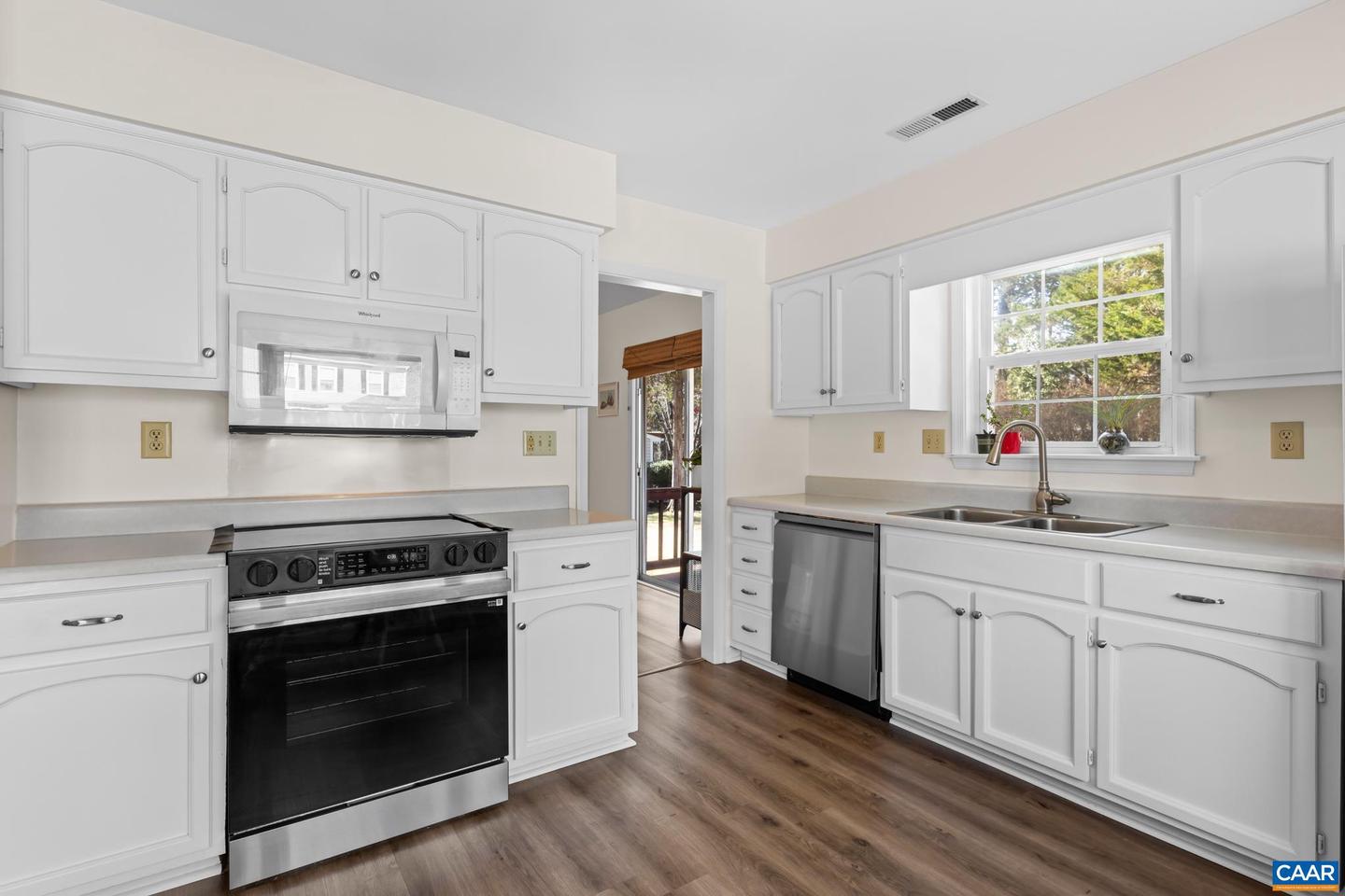 2071 WINTERFIELD CIR, CHARLOTTESVILLE, Virginia 22911, 3 Bedrooms Bedrooms, ,2 BathroomsBathrooms,Residential,For sale,2071 WINTERFIELD CIR,674064 MLS # 674064