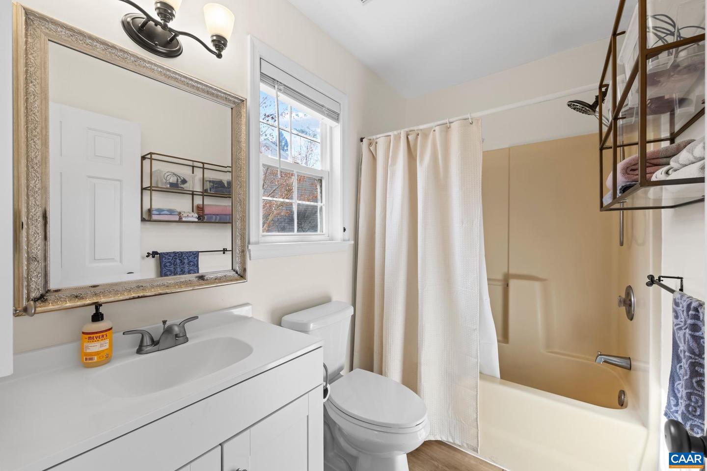 2071 WINTERFIELD CIR, CHARLOTTESVILLE, Virginia 22911, 3 Bedrooms Bedrooms, ,2 BathroomsBathrooms,Residential,For sale,2071 WINTERFIELD CIR,674064 MLS # 674064