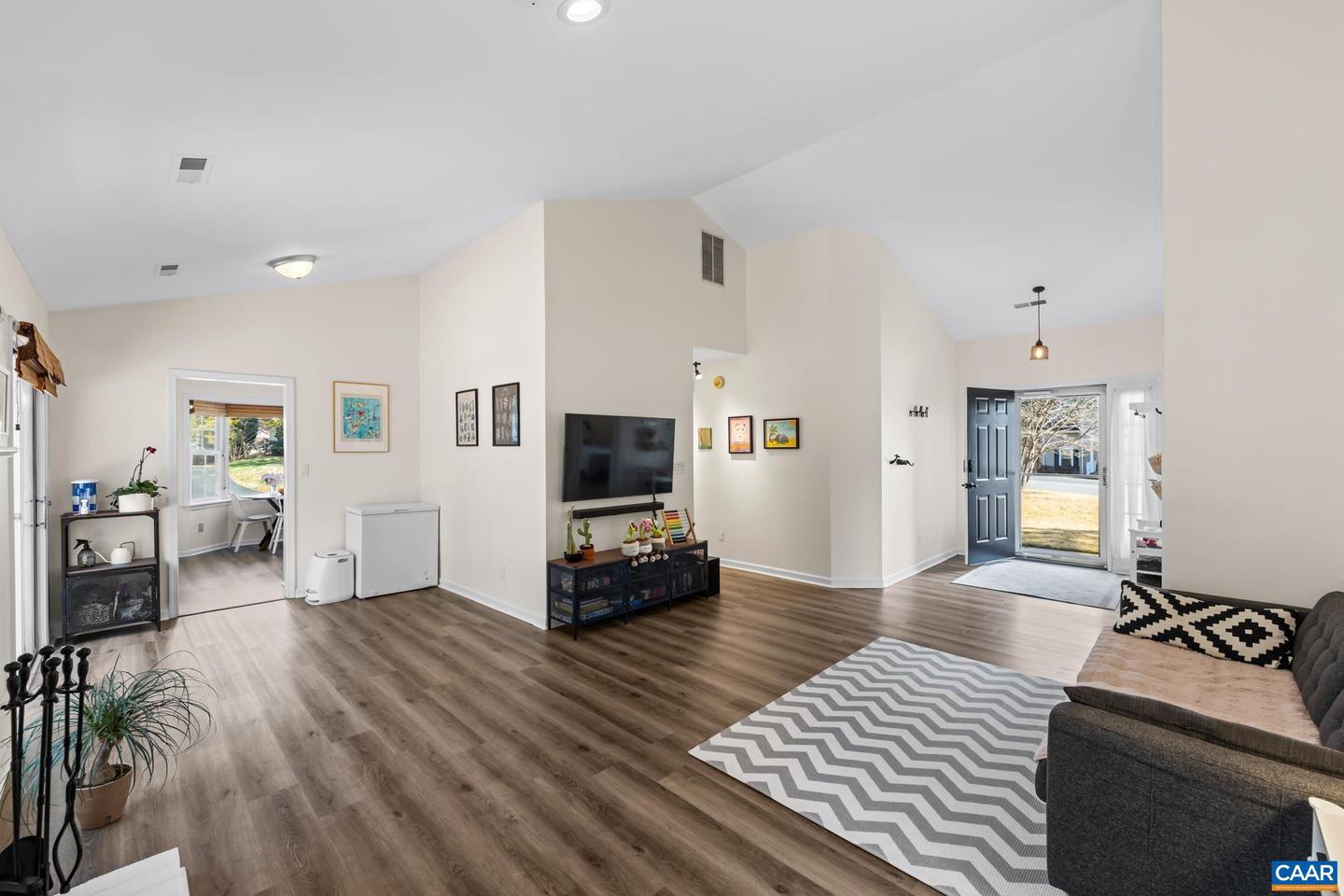 2071 WINTERFIELD CIR, CHARLOTTESVILLE, Virginia 22911, 3 Bedrooms Bedrooms, ,2 BathroomsBathrooms,Residential,For sale,2071 WINTERFIELD CIR,674064 MLS # 674064