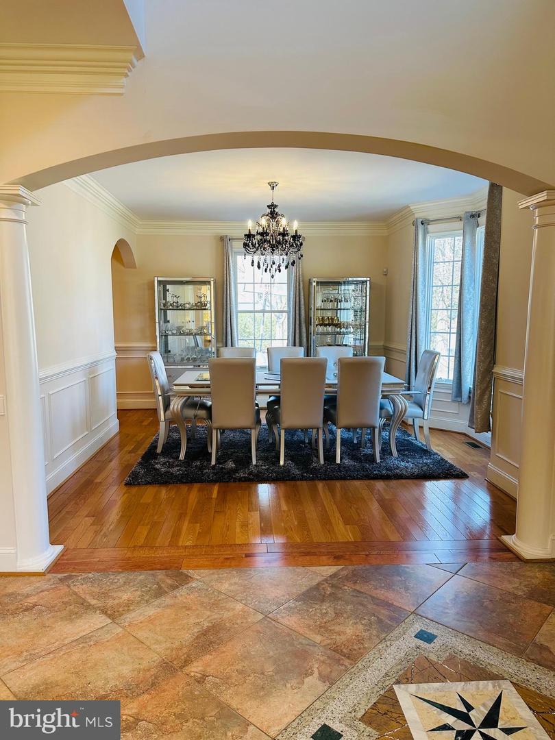 6413 DIVINE ST, MCLEAN, Virginia 22101, 6 Bedrooms Bedrooms, ,5 BathroomsBathrooms,Residential,For sale,6413 DIVINE ST,VAFX2294606 MLS # VAFX2294606