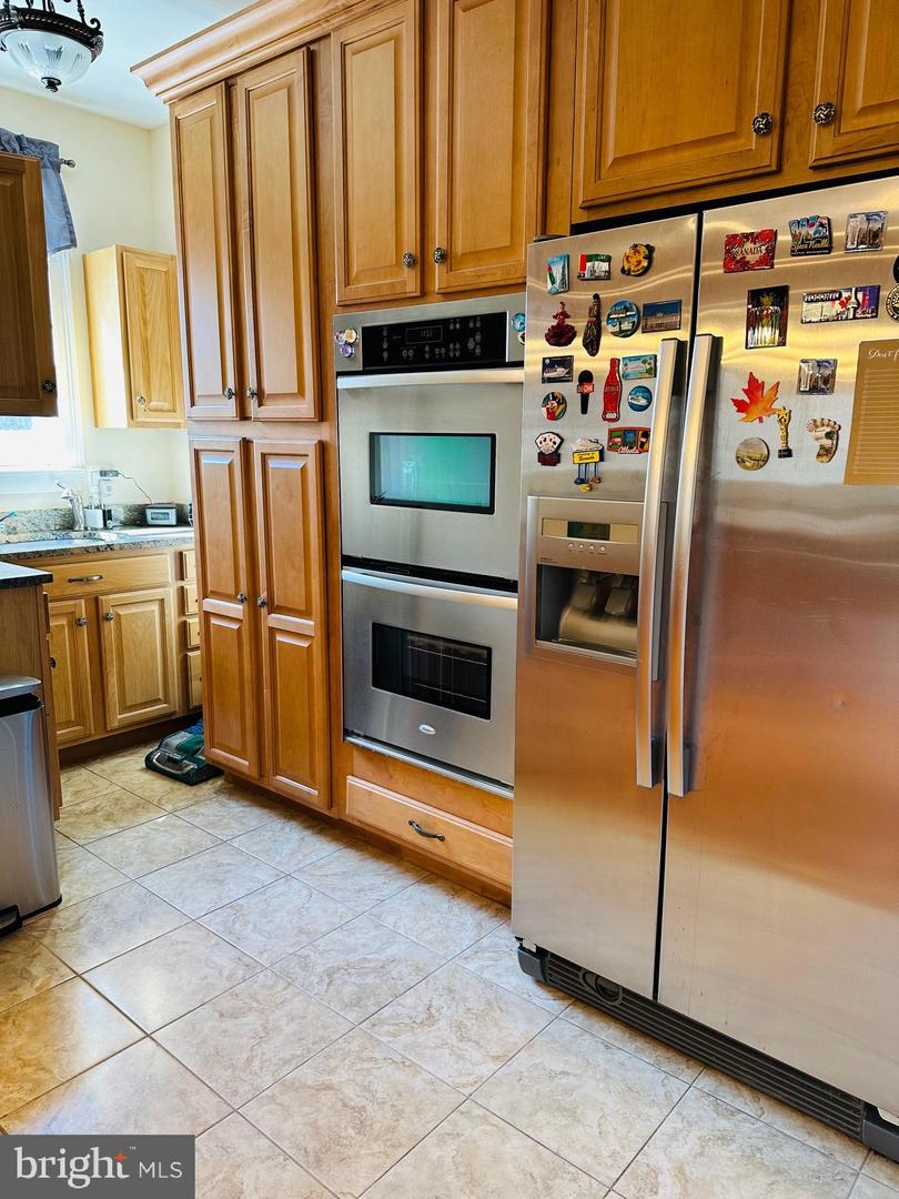 6413 DIVINE ST, MCLEAN, Virginia 22101, 6 Bedrooms Bedrooms, ,5 BathroomsBathrooms,Residential,For sale,6413 DIVINE ST,VAFX2294606 MLS # VAFX2294606