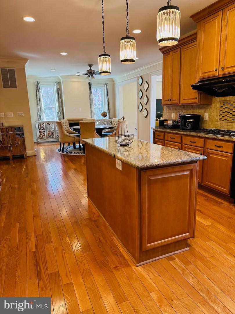 6413 DIVINE ST, MCLEAN, Virginia 22101, 6 Bedrooms Bedrooms, ,5 BathroomsBathrooms,Residential,For sale,6413 DIVINE ST,VAFX2294606 MLS # VAFX2294606