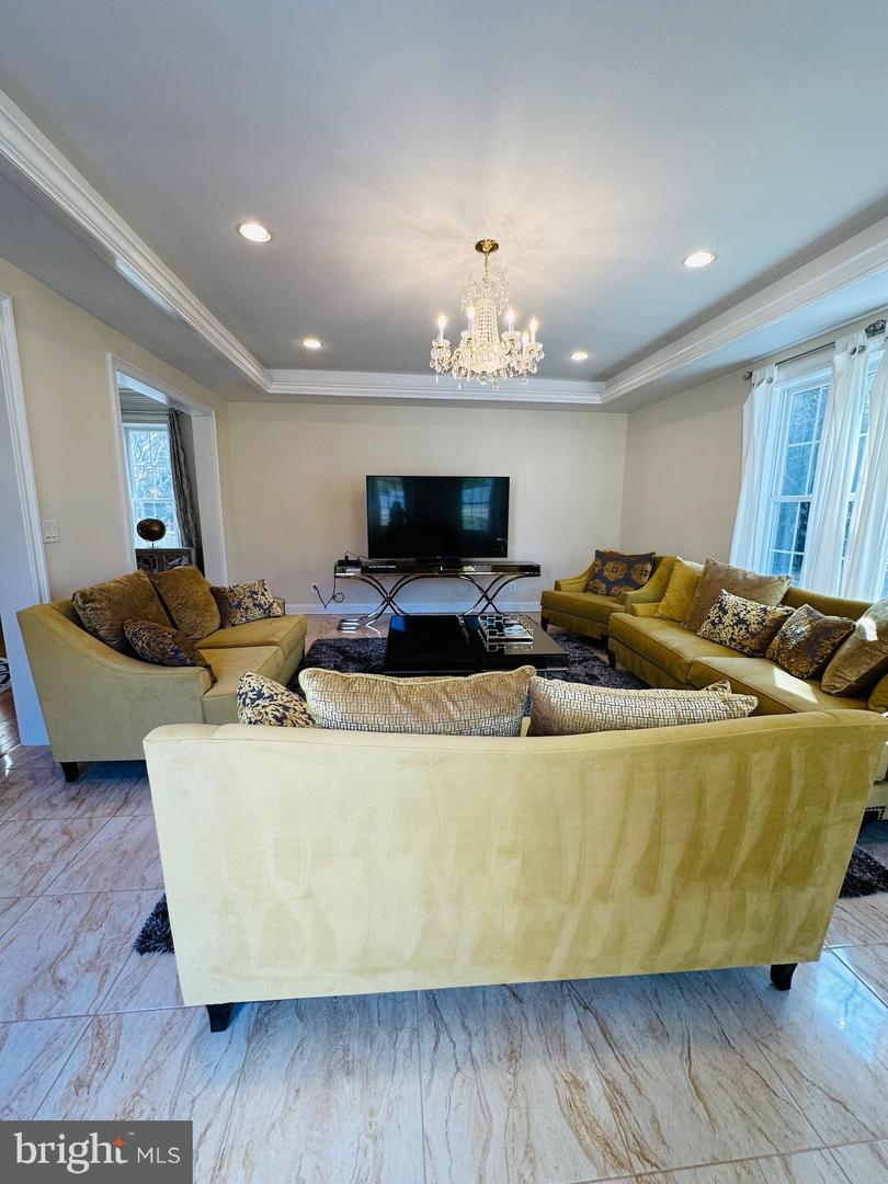 6413 DIVINE ST, MCLEAN, Virginia 22101, 6 Bedrooms Bedrooms, ,5 BathroomsBathrooms,Residential,For sale,6413 DIVINE ST,VAFX2294606 MLS # VAFX2294606