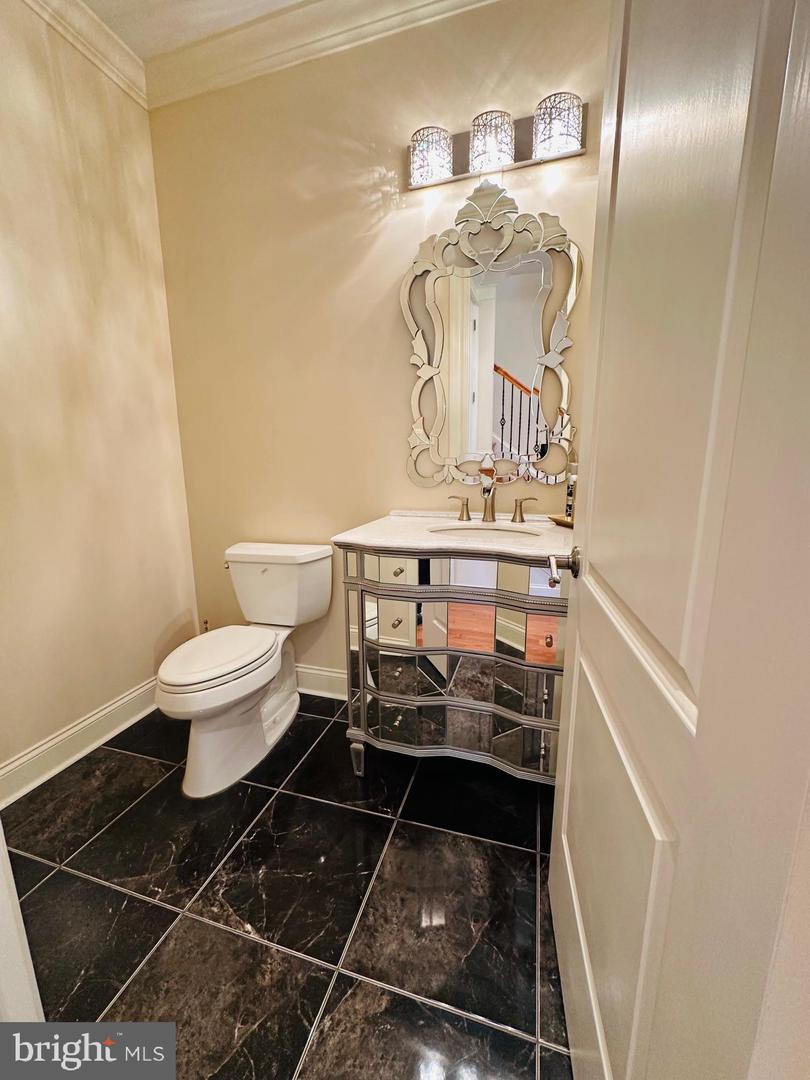 6413 DIVINE ST, MCLEAN, Virginia 22101, 6 Bedrooms Bedrooms, ,5 BathroomsBathrooms,Residential,For sale,6413 DIVINE ST,VAFX2294606 MLS # VAFX2294606