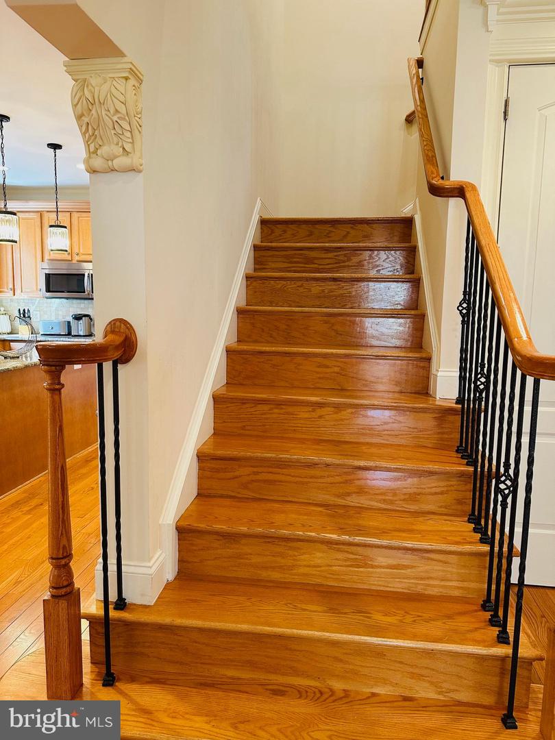 6413 DIVINE ST, MCLEAN, Virginia 22101, 6 Bedrooms Bedrooms, ,5 BathroomsBathrooms,Residential,For sale,6413 DIVINE ST,VAFX2294606 MLS # VAFX2294606