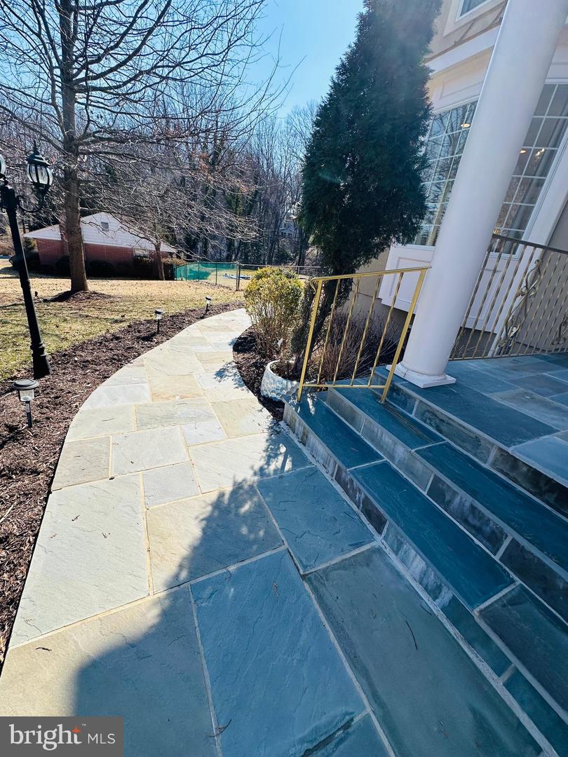 6413 DIVINE ST, MCLEAN, Virginia 22101, 6 Bedrooms Bedrooms, ,5 BathroomsBathrooms,Residential,For sale,6413 DIVINE ST,VAFX2294606 MLS # VAFX2294606