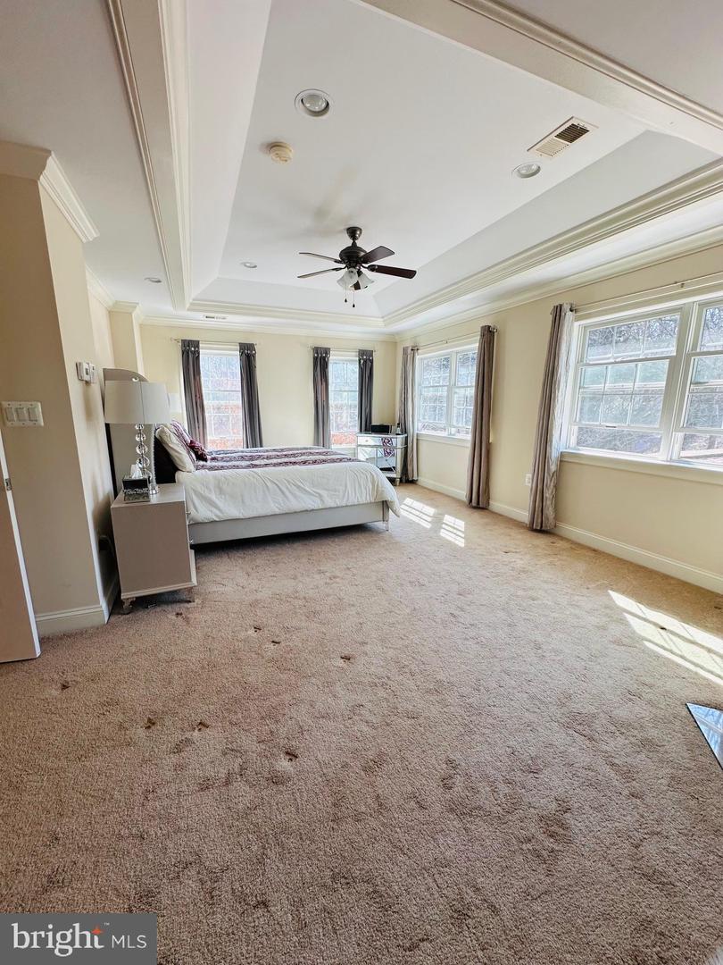 6413 DIVINE ST, MCLEAN, Virginia 22101, 6 Bedrooms Bedrooms, ,5 BathroomsBathrooms,Residential,For sale,6413 DIVINE ST,VAFX2294606 MLS # VAFX2294606