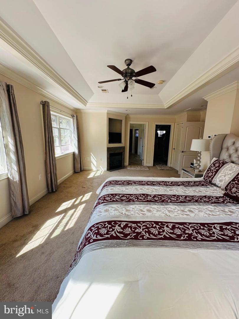 6413 DIVINE ST, MCLEAN, Virginia 22101, 6 Bedrooms Bedrooms, ,5 BathroomsBathrooms,Residential,For sale,6413 DIVINE ST,VAFX2294606 MLS # VAFX2294606