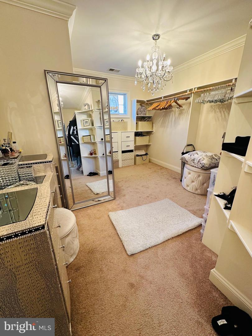 6413 DIVINE ST, MCLEAN, Virginia 22101, 6 Bedrooms Bedrooms, ,5 BathroomsBathrooms,Residential,For sale,6413 DIVINE ST,VAFX2294606 MLS # VAFX2294606